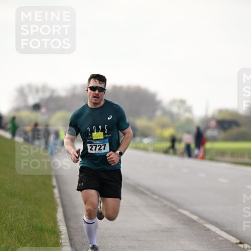 12.04.2026 - 45. Internationalen Wilhelmsburger Insellauf Dr. Thomas Lammeyer http://msf.ph/oto/9438619 12.04.2026 09:54:23 Laufen 2025, 37, 2727 meine-sportfotos.de