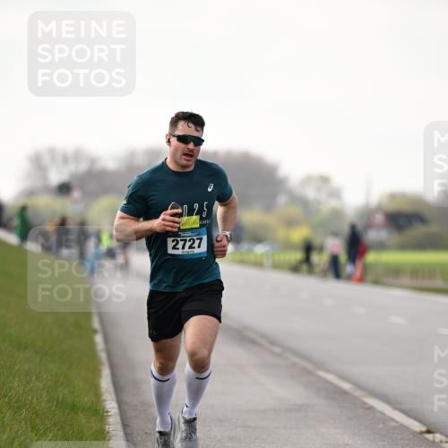 12.04.2026 - 45. Internationalen Wilhelmsburger Insellauf Dr. Thomas Lammeyer http://msf.ph/oto/9438620 12.04.2026 09:54:24 Laufen 25, 2727 meine-sportfotos.de