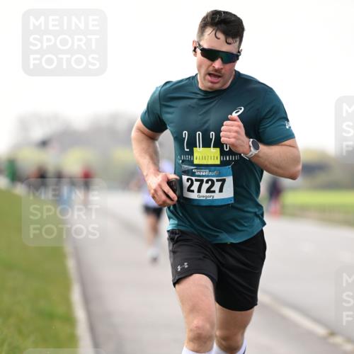 12.04.2026 - 45. Internationalen Wilhelmsburger Insellauf Dr. Thomas Lammeyer http://msf.ph/oto/9438634 12.04.2026 09:54:25 Laufen 2, 025, 2727 meine-sportfotos.de