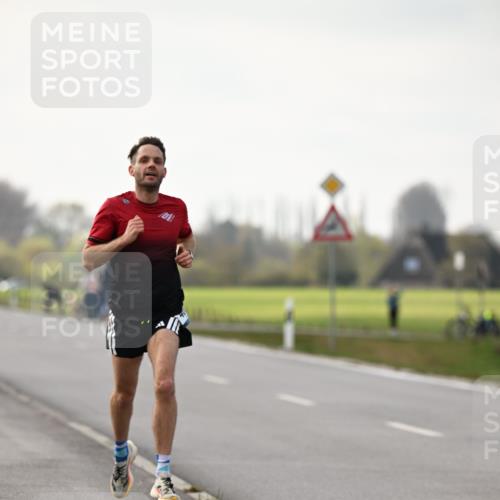 12.04.2026 - 45. Internationalen Wilhelmsburger Insellauf Dr. Thomas Lammeyer http://msf.ph/oto/9438672 12.04.2026 09:54:45 Laufen  meine-sportfotos.de