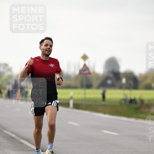 12.04.2026 - 45. Internationalen Wilhelmsburger Insellauf Dr. Thomas Lammeyer http://msf.ph/oto/9438677 12.04.2026 09:54:46 Laufen  meine-sportfotos.de