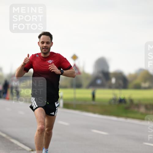 12.04.2026 - 45. Internationalen Wilhelmsburger Insellauf Dr. Thomas Lammeyer http://msf.ph/oto/9438680 12.04.2026 09:54:46 Laufen  meine-sportfotos.de