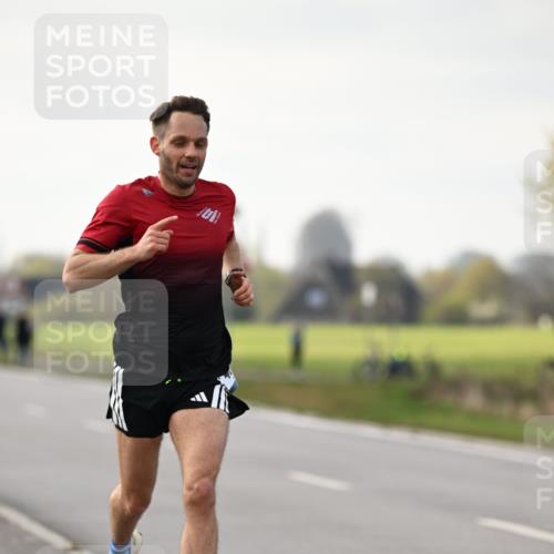 12.04.2026 - 45. Internationalen Wilhelmsburger Insellauf Dr. Thomas Lammeyer http://msf.ph/oto/9438683 12.04.2026 09:54:47 Laufen 7 meine-sportfotos.de