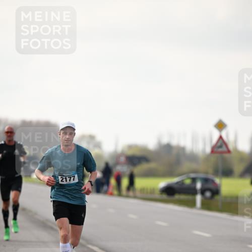 12.04.2026 - 45. Internationalen Wilhelmsburger Insellauf Dr. Thomas Lammeyer http://msf.ph/oto/9438714 12.04.2026 09:55:03 Laufen 2177 meine-sportfotos.de
