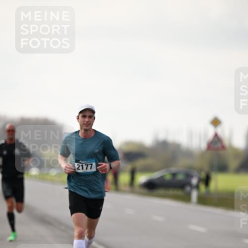 12.04.2026 - 45. Internationalen Wilhelmsburger Insellauf Dr. Thomas Lammeyer http://msf.ph/oto/9438717 12.04.2026 09:55:03 Laufen 2177 meine-sportfotos.de