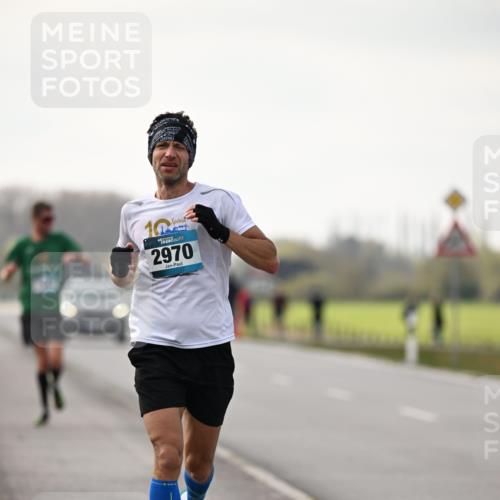 12.04.2026 - 45. Internationalen Wilhelmsburger Insellauf Dr. Thomas Lammeyer http://msf.ph/oto/9438740 12.04.2026 09:55:11 Laufen 10, 4, 2970 meine-sportfotos.de