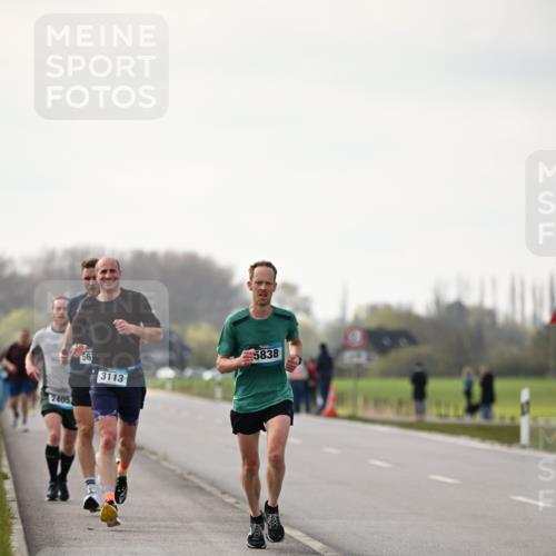 12.04.2026 - 45. Internationalen Wilhelmsburger Insellauf Dr. Thomas Lammeyer http://msf.ph/oto/9438767 12.04.2026 09:55:46 Laufen 2405, 56, 3113, 5838 meine-sportfotos.de