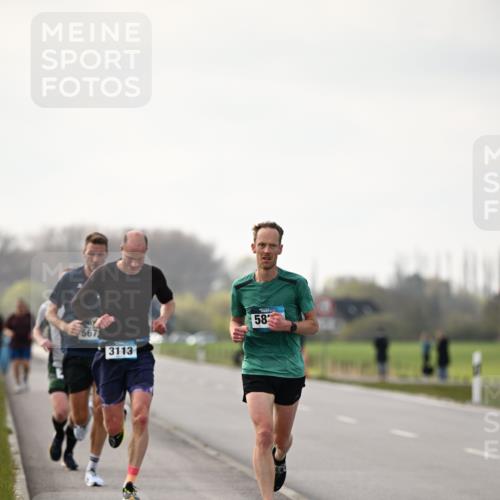 12.04.2026 - 45. Internationalen Wilhelmsburger Insellauf Dr. Thomas Lammeyer http://msf.ph/oto/9438776 12.04.2026 09:55:47 Laufen 567, 3113, 58 meine-sportfotos.de
