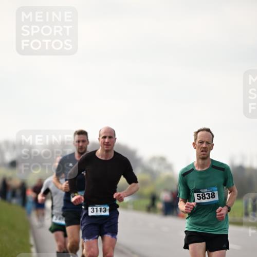 12.04.2026 - 45. Internationalen Wilhelmsburger Insellauf Dr. Thomas Lammeyer http://msf.ph/oto/9438783 12.04.2026 09:55:49 Laufen 3113, 5838 meine-sportfotos.de