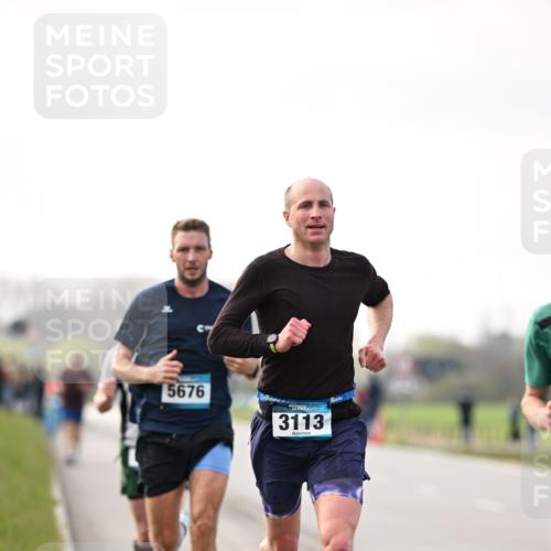 12.04.2026 - 45. Internationalen Wilhelmsburger Insellauf Dr. Thomas Lammeyer http://msf.ph/oto/9438790 12.04.2026 09:55:50 Laufen 5676, 3113 meine-sportfotos.de