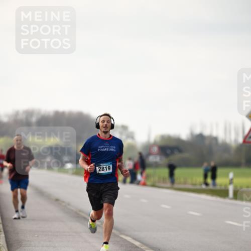 12.04.2026 - 45. Internationalen Wilhelmsburger Insellauf Dr. Thomas Lammeyer http://msf.ph/oto/9438810 12.04.2026 09:56:05 Laufen 2819 meine-sportfotos.de