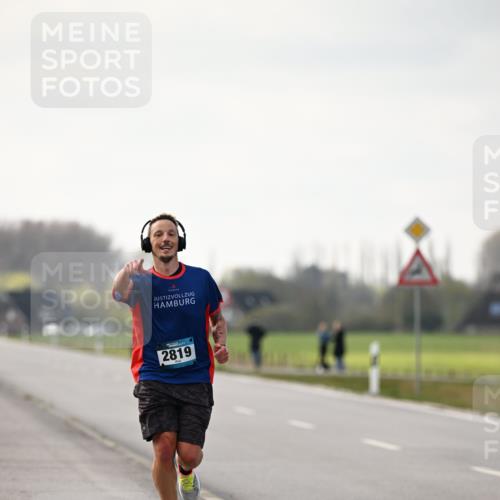 12.04.2026 - 45. Internationalen Wilhelmsburger Insellauf Dr. Thomas Lammeyer http://msf.ph/oto/9438818 12.04.2026 09:56:06 Laufen 2819 meine-sportfotos.de