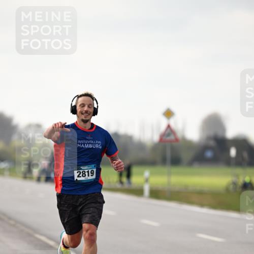 12.04.2026 - 45. Internationalen Wilhelmsburger Insellauf Dr. Thomas Lammeyer http://msf.ph/oto/9438825 12.04.2026 09:56:07 Laufen 2819 meine-sportfotos.de