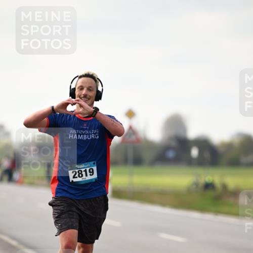 12.04.2026 - 45. Internationalen Wilhelmsburger Insellauf Dr. Thomas Lammeyer http://msf.ph/oto/9438831 12.04.2026 09:56:08 Laufen 2819 meine-sportfotos.de
