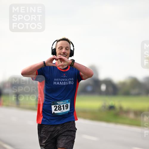 12.04.2026 - 45. Internationalen Wilhelmsburger Insellauf Dr. Thomas Lammeyer http://msf.ph/oto/9438835 12.04.2026 09:56:09 Laufen 2819 meine-sportfotos.de
