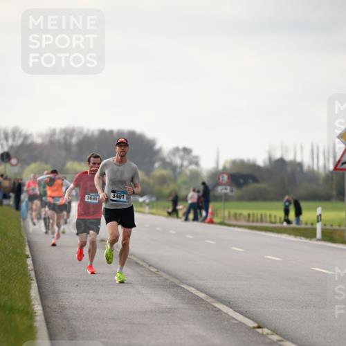 12.04.2026 - 45. Internationalen Wilhelmsburger Insellauf Dr. Thomas Lammeyer http://msf.ph/oto/9438841 12.04.2026 09:56:26 Laufen 3401, 3685 meine-sportfotos.de