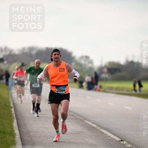 12.04.2026 - 45. Internationalen Wilhelmsburger Insellauf Dr. Thomas Lammeyer http://msf.ph/oto/9438879 12.04.2026 09:56:35 Laufen 2866 meine-sportfotos.de