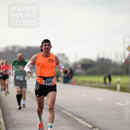 12.04.2026 - 45. Internationalen Wilhelmsburger Insellauf Dr. Thomas Lammeyer http://msf.ph/oto/9438885 12.04.2026 09:56:35 Laufen 2866 meine-sportfotos.de