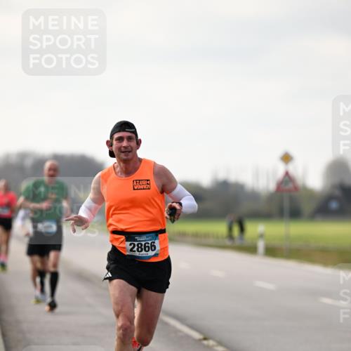 12.04.2026 - 45. Internationalen Wilhelmsburger Insellauf Dr. Thomas Lammeyer http://msf.ph/oto/9438893 12.04.2026 09:56:36 Laufen 2866 meine-sportfotos.de