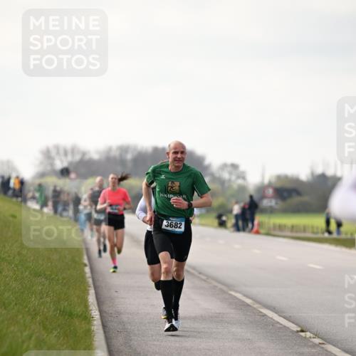 12.04.2026 - 45. Internationalen Wilhelmsburger Insellauf Dr. Thomas Lammeyer http://msf.ph/oto/9438897 12.04.2026 09:56:38 Laufen 3682 meine-sportfotos.de