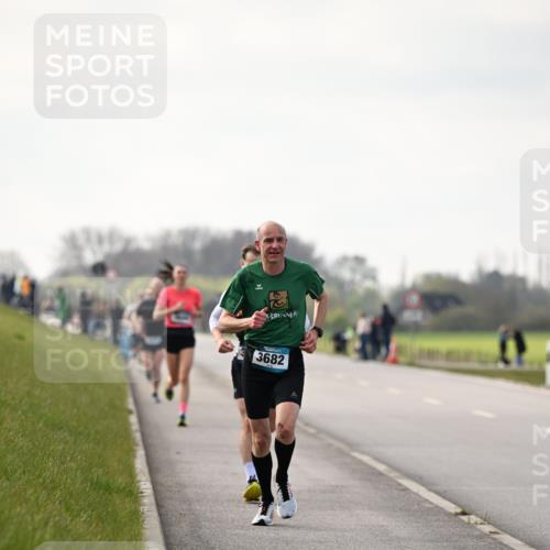 12.04.2026 - 45. Internationalen Wilhelmsburger Insellauf Dr. Thomas Lammeyer http://msf.ph/oto/9438899 12.04.2026 09:56:38 Laufen 3682 meine-sportfotos.de