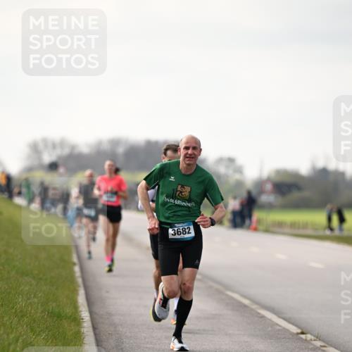 12.04.2026 - 45. Internationalen Wilhelmsburger Insellauf Dr. Thomas Lammeyer http://msf.ph/oto/9438901 12.04.2026 09:56:39 Laufen 3682 meine-sportfotos.de