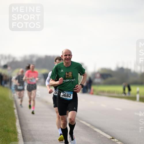 12.04.2026 - 45. Internationalen Wilhelmsburger Insellauf Dr. Thomas Lammeyer http://msf.ph/oto/9438904 12.04.2026 09:56:39 Laufen 333682 meine-sportfotos.de
