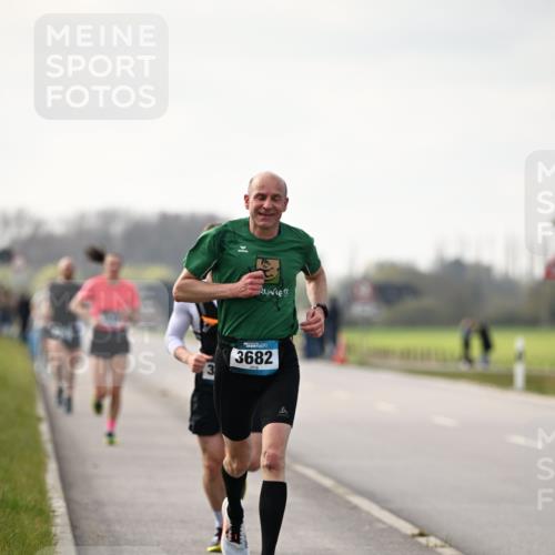 12.04.2026 - 45. Internationalen Wilhelmsburger Insellauf Dr. Thomas Lammeyer http://msf.ph/oto/9438905 12.04.2026 09:56:39 Laufen 3682 meine-sportfotos.de