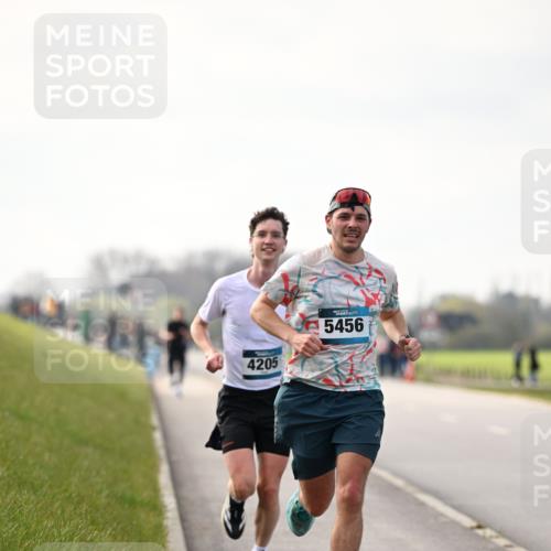 12.04.2026 - 45. Internationalen Wilhelmsburger Insellauf Dr. Thomas Lammeyer http://msf.ph/oto/9438993 12.04.2026 09:56:56 Laufen 4205, 5456 meine-sportfotos.de