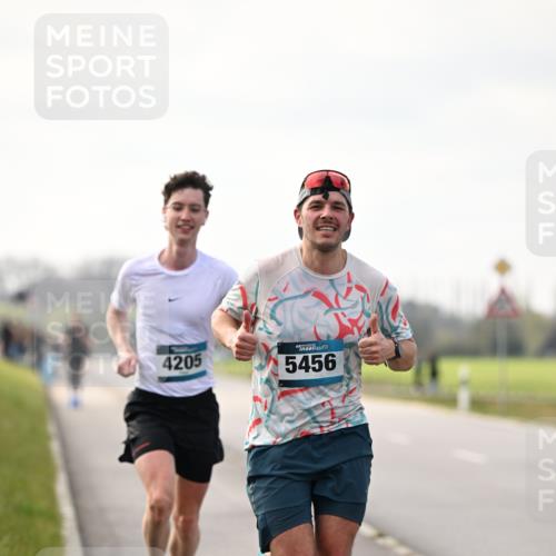 12.04.2026 - 45. Internationalen Wilhelmsburger Insellauf Dr. Thomas Lammeyer http://msf.ph/oto/9438997 12.04.2026 09:56:57 Laufen 4205, 5456 meine-sportfotos.de