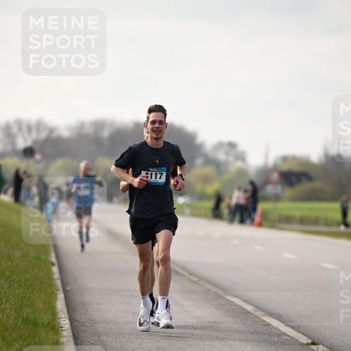 12.04.2026 - 45. Internationalen Wilhelmsburger Insellauf Dr. Thomas Lammeyer http://msf.ph/oto/9439030 12.04.2026 09:57:17 Laufen 4117 meine-sportfotos.de