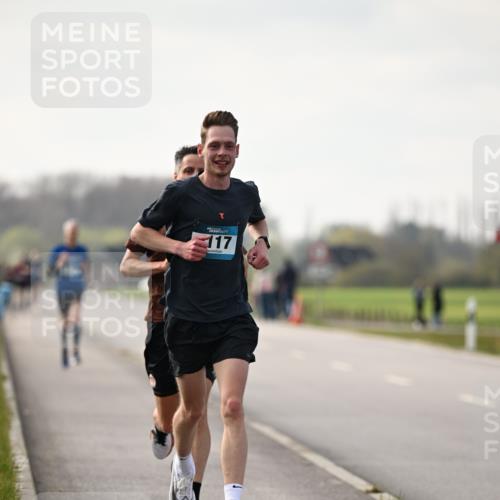 12.04.2026 - 45. Internationalen Wilhelmsburger Insellauf Dr. Thomas Lammeyer http://msf.ph/oto/9439033 12.04.2026 09:57:19 Laufen 117 meine-sportfotos.de