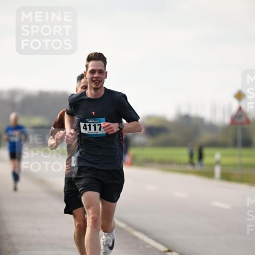 12.04.2026 - 45. Internationalen Wilhelmsburger Insellauf Dr. Thomas Lammeyer http://msf.ph/oto/9439036 12.04.2026 09:57:19 Laufen 4117 meine-sportfotos.de