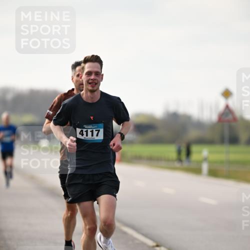 12.04.2026 - 45. Internationalen Wilhelmsburger Insellauf Dr. Thomas Lammeyer http://msf.ph/oto/9439037 12.04.2026 09:57:19 Laufen 4117 meine-sportfotos.de