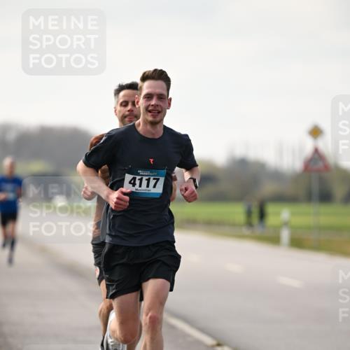 12.04.2026 - 45. Internationalen Wilhelmsburger Insellauf Dr. Thomas Lammeyer http://msf.ph/oto/9439039 12.04.2026 09:57:19 Laufen 4117 meine-sportfotos.de