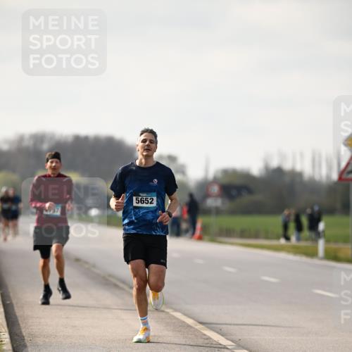 12.04.2026 - 45. Internationalen Wilhelmsburger Insellauf Dr. Thomas Lammeyer http://msf.ph/oto/9439069 12.04.2026 09:57:45 Laufen 5652 meine-sportfotos.de