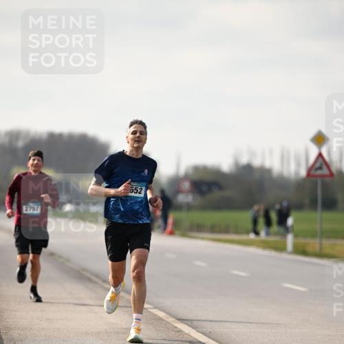 12.04.2026 - 45. Internationalen Wilhelmsburger Insellauf Dr. Thomas Lammeyer http://msf.ph/oto/9439071 12.04.2026 09:57:45 Laufen 2757, 652 meine-sportfotos.de