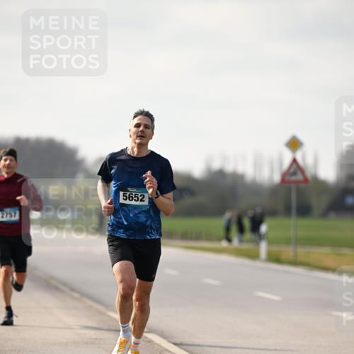 12.04.2026 - 45. Internationalen Wilhelmsburger Insellauf Dr. Thomas Lammeyer http://msf.ph/oto/9439078 12.04.2026 09:57:46 Laufen 2757, 5652 meine-sportfotos.de