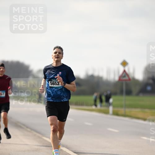 12.04.2026 - 45. Internationalen Wilhelmsburger Insellauf Dr. Thomas Lammeyer http://msf.ph/oto/9439079 12.04.2026 09:57:46 Laufen 5652 meine-sportfotos.de