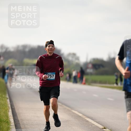 12.04.2026 - 45. Internationalen Wilhelmsburger Insellauf Dr. Thomas Lammeyer http://msf.ph/oto/9439084 12.04.2026 09:57:48 Laufen 757 meine-sportfotos.de