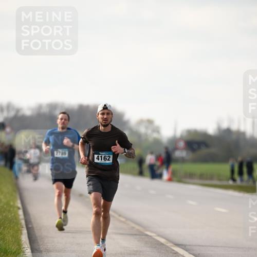 12.04.2026 - 45. Internationalen Wilhelmsburger Insellauf Dr. Thomas Lammeyer http://msf.ph/oto/9439101 12.04.2026 09:58:04 Laufen 2769, 4162 meine-sportfotos.de