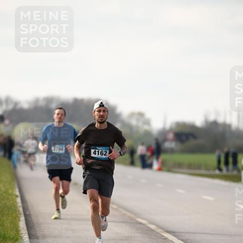 12.04.2026 - 45. Internationalen Wilhelmsburger Insellauf Dr. Thomas Lammeyer http://msf.ph/oto/9439102 12.04.2026 09:58:04 Laufen 2789, 4162 meine-sportfotos.de