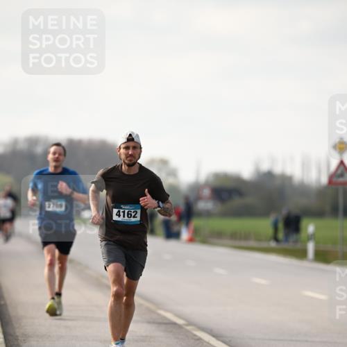 12.04.2026 - 45. Internationalen Wilhelmsburger Insellauf Dr. Thomas Lammeyer http://msf.ph/oto/9439105 12.04.2026 09:58:05 Laufen 2709, 4162 meine-sportfotos.de
