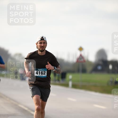 12.04.2026 - 45. Internationalen Wilhelmsburger Insellauf Dr. Thomas Lammeyer http://msf.ph/oto/9439115 12.04.2026 09:58:06 Laufen 4162 meine-sportfotos.de