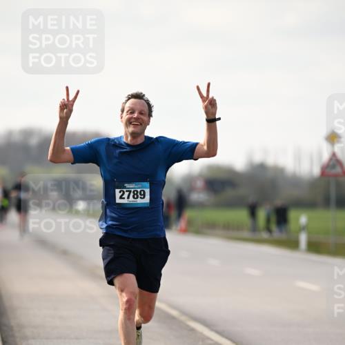 12.04.2026 - 45. Internationalen Wilhelmsburger Insellauf Dr. Thomas Lammeyer http://msf.ph/oto/9439121 12.04.2026 09:58:08 Laufen 2789 meine-sportfotos.de