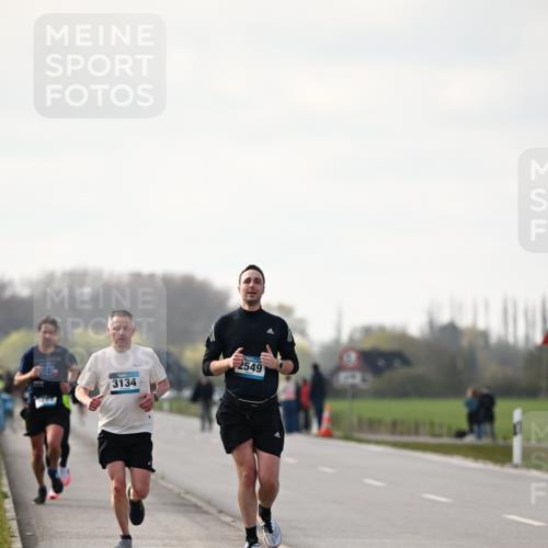 12.04.2026 - 45. Internationalen Wilhelmsburger Insellauf Dr. Thomas Lammeyer http://msf.ph/oto/9439134 12.04.2026 09:58:22 Laufen 2549, 3134 meine-sportfotos.de