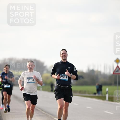 12.04.2026 - 45. Internationalen Wilhelmsburger Insellauf Dr. Thomas Lammeyer http://msf.ph/oto/9439147 12.04.2026 09:58:24 Laufen 2549, 3134 meine-sportfotos.de