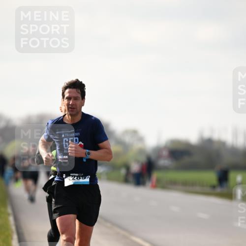 12.04.2026 - 45. Internationalen Wilhelmsburger Insellauf Dr. Thomas Lammeyer http://msf.ph/oto/9439178 12.04.2026 09:58:29 Laufen 2023, 285 meine-sportfotos.de