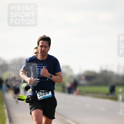 12.04.2026 - 45. Internationalen Wilhelmsburger Insellauf Dr. Thomas Lammeyer http://msf.ph/oto/9439182 12.04.2026 09:58:30 Laufen 04, 06, 2023, 2023, 3289 meine-sportfotos.de