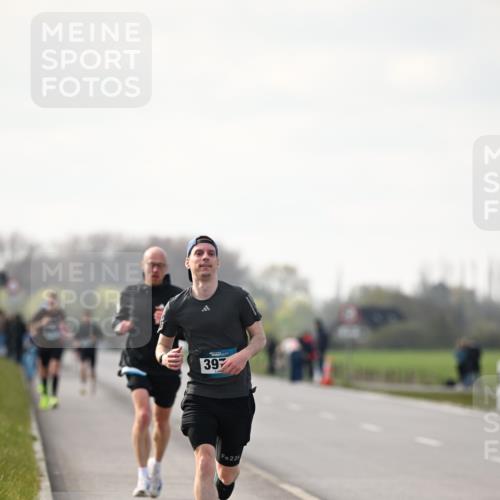 12.04.2026 - 45. Internationalen Wilhelmsburger Insellauf Dr. Thomas Lammeyer http://msf.ph/oto/9439204 12.04.2026 09:58:39 Laufen 39, 226 meine-sportfotos.de